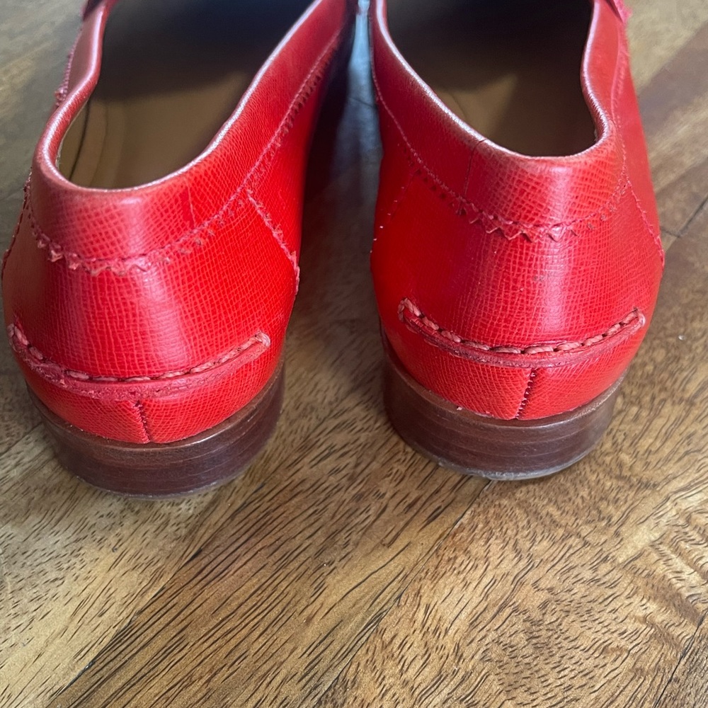 TORY BURCH
Leather Scalloped Accent Loafers Gold Logo sz 7M - Picture 5 of 7